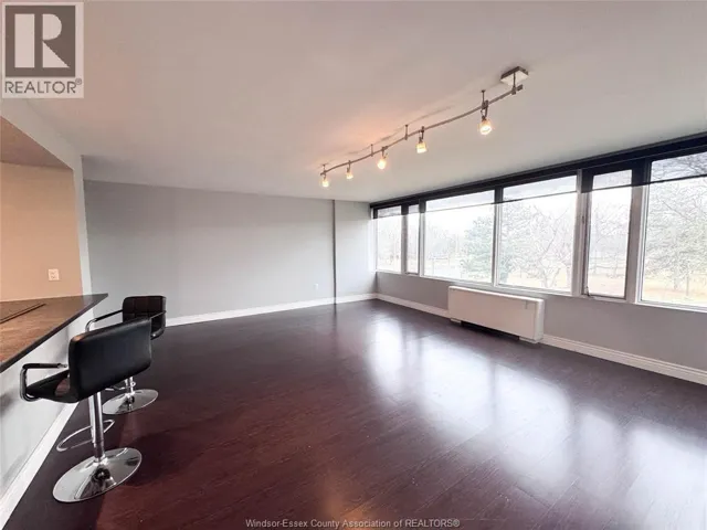 2144 Pelissier STREET Unit# 302, Windsor, Ontario N8X1N4