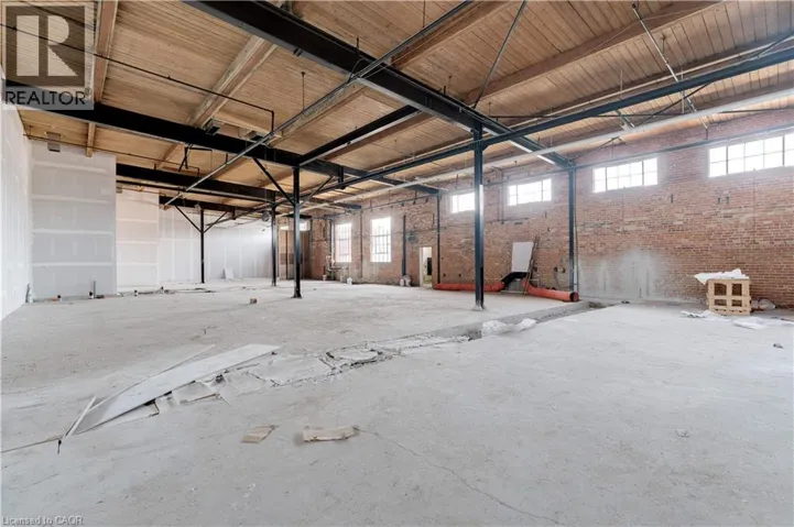 111 SHERWOOD Drive Unit# 8, Brantford, Ontario N3T6J9