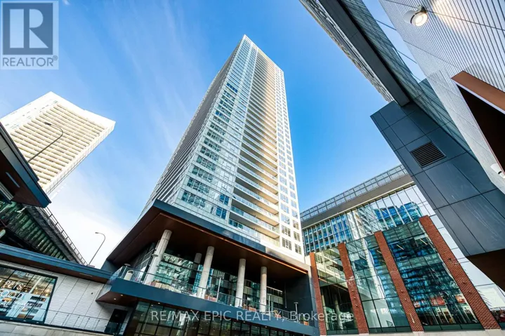 810 - 17 BATHURST STREET, Toronto (Waterfront Communities), Ontario M5V0N1