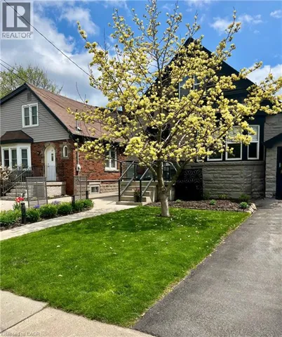 17 GARY Avenue, Hamilton, Ontario L8S1Y2