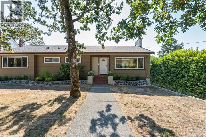 3944 Cedar Hill Cross Rd, Saanich, British Columbia V8P2N6