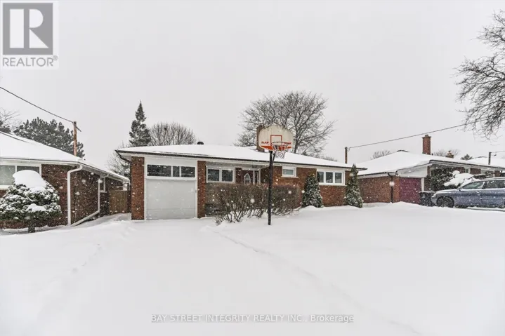 16 SHAUNAVON HEIGHTS CRESCENT, Toronto (Parkwoods-Donalda), Ontario M3A2P4