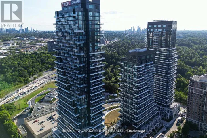101 - 10 INN ON THE PARK DRIVE, Toronto (Banbury-Don Mills), Ontario M3C0P9