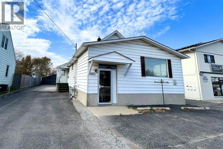 483 EAST STREET North, Sarnia, Ontario N7T6Y7
