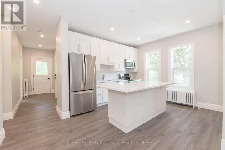 3 - 113 YOUNG STREET, Kitchener, Ontario N2H4Z2