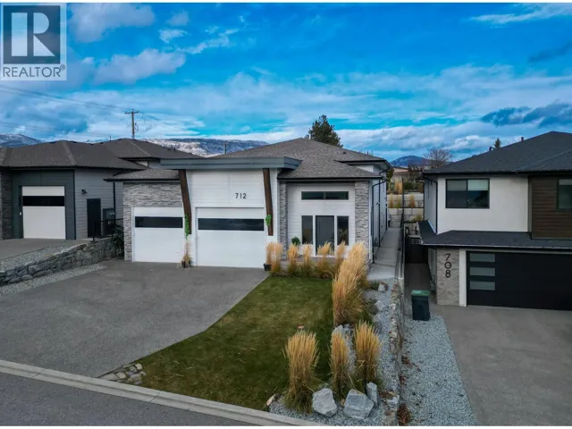 712 Lake Court, West Kelowna, British Columbia V1Z0A3