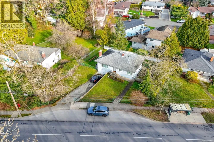 4121 Quadra St, Saanich, British Columbia V8X1L1