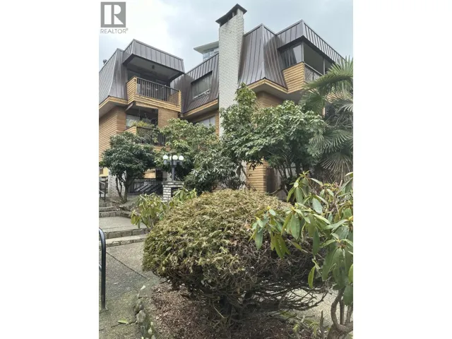206 2299 E 30TH AVENUE, Vancouver, British Columbia V5N5N1
