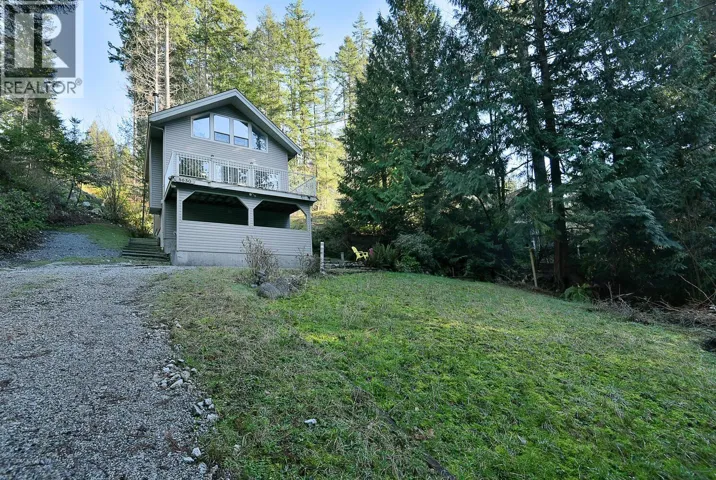 8650 REDROOFFS ROAD, Halfmoon Bay, British Columbia V7Z1E7