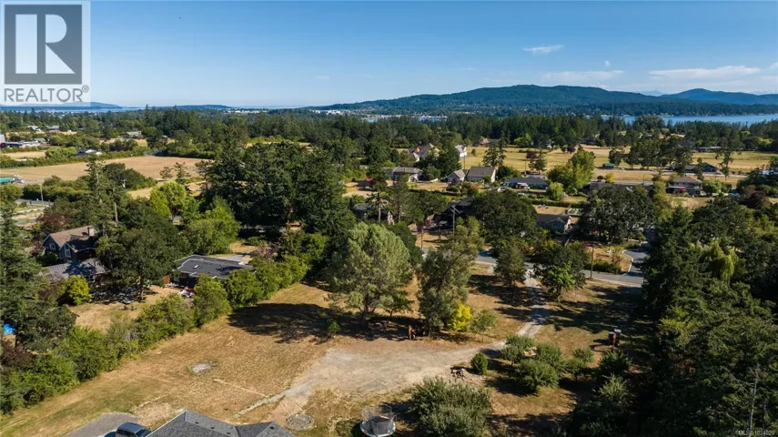 816 Birch Rd, North Saanich, British Columbia V8L5S1