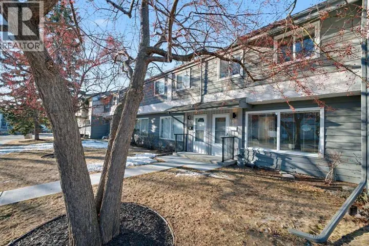 15, 999 Canyon Meadows Drive SW, Calgary, Alberta T2W2S6