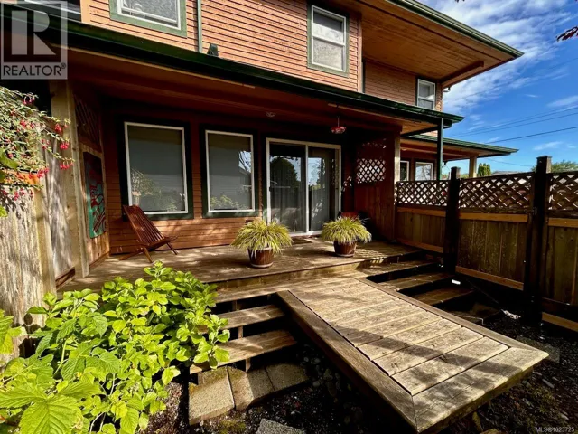 2 1553 Larch Rd, Ucluelet, British Columbia V0R3A0