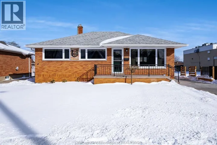 492 Laporte AVENUE, Windsor, Ontario N8S3R2