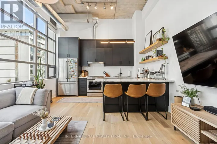 303 - 637 LAKE SHORE BOULEVARD W, Toronto (Niagara), Ontario M5V3J6