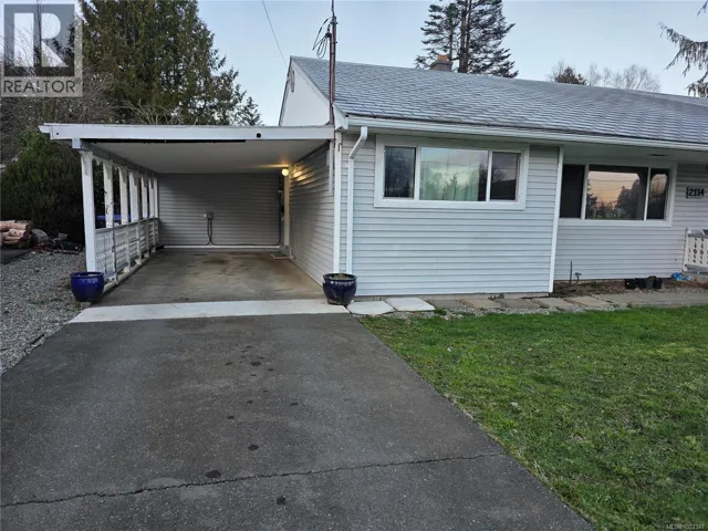 2114 McKenzie Ave, Comox, British Columbia V9M1M7