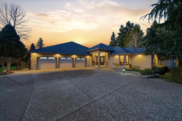 16533 26 AVENUE, Surrey, British Columbia V3Z9W9