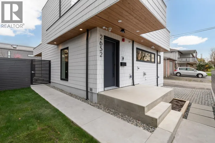 2652 E 38TH AVENUE, Vancouver, British Columbia V5R3M9