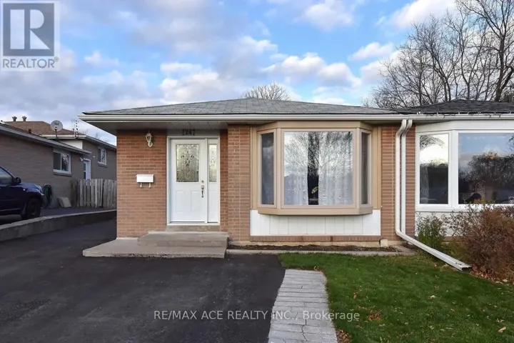 1247 PLAYFORD ROAD, Mississauga (Clarkson), Ontario L5J3V9