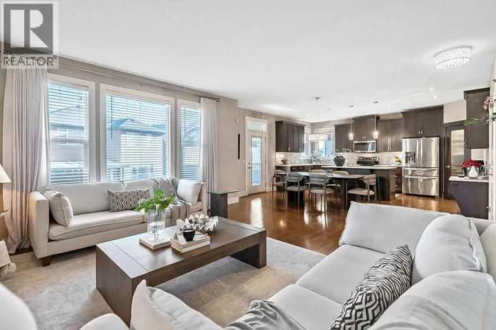 112 Kinniburgh Close, Chestermere, Alberta T1X0R8