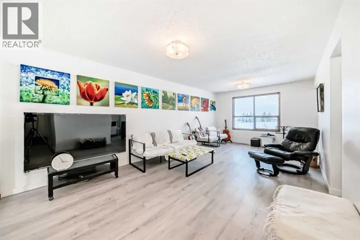 11, 1011 Canterbury Drive SW, Calgary, Alberta T2W2S8