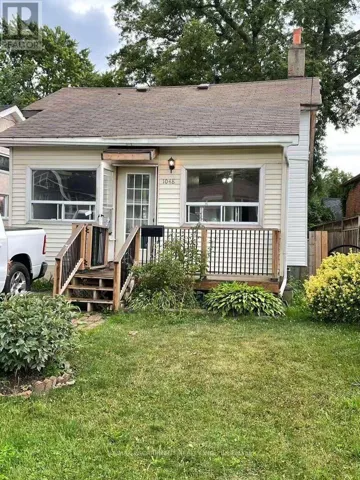 1048 MEREDITH AVENUE, Mississauga (Lakeview), Ontario L5E2C7