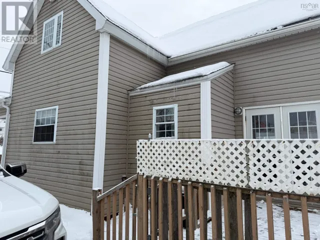 70 fraser Avenue, Sydney Mines, Nova Scotia B1V2C3