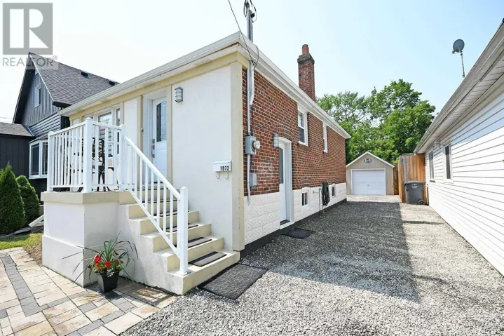 UPPER - 1072 ALEXANDRA AVENUE, Mississauga (Lakeview), Ontario L5E1Z8