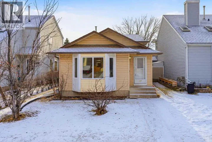 132 Riverglen Crescent SE, Calgary, Alberta T2C3H5