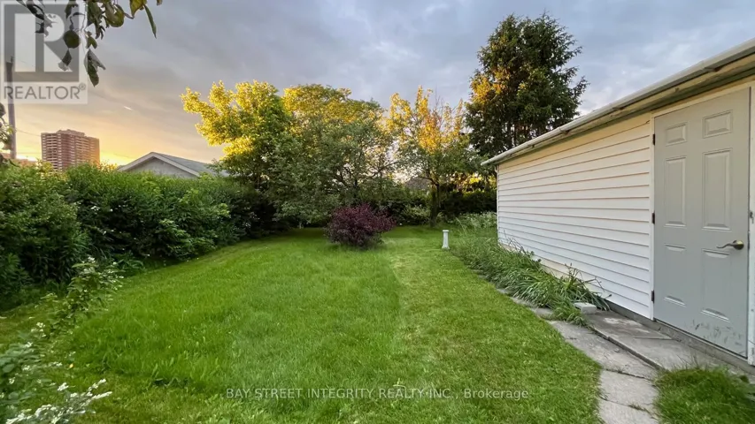 BASEMENT - 272 EPSOM DOWNS DRIVE, Toronto (Downsview-Roding-CFB), Ontario M3M1T4