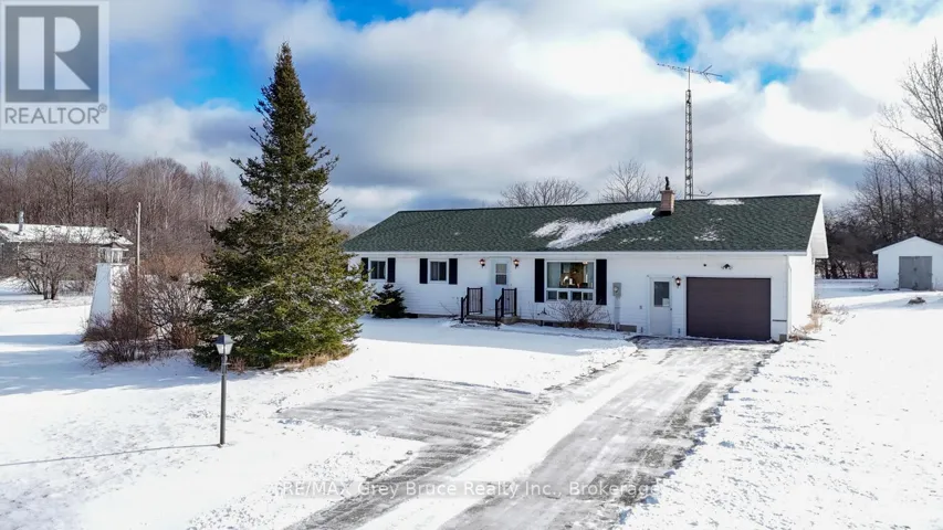 26 MAPLE GOLF CRESCENT, Northern Bruce Peninsula, Ontario N0H2R0