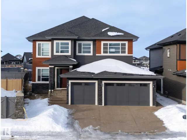 3904 Ginsburg CR NW, Edmonton, Alberta T5T4V2