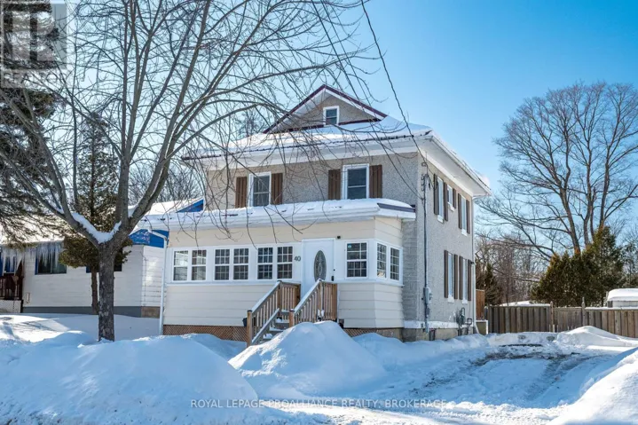 40 ELM STREET, Gananoque, Ontario K7G2S7