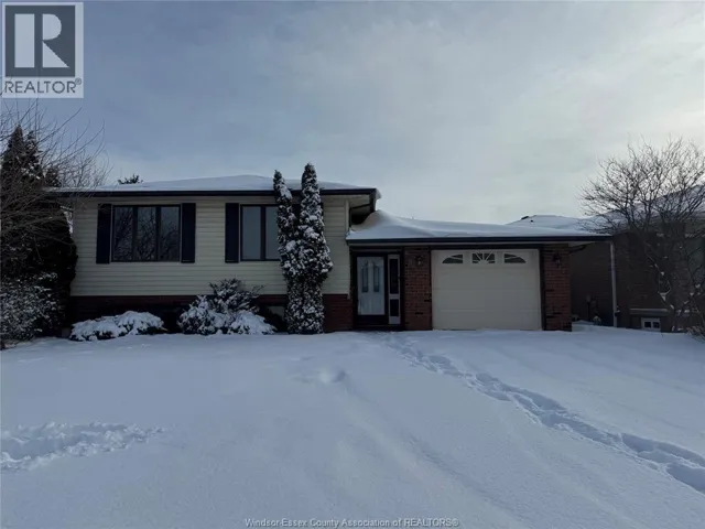 3034 FAZIO DRIVE, Windsor, Ontario N9E4G1