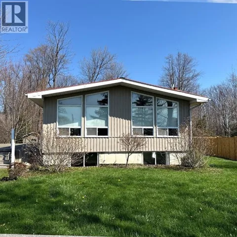 4090 COLLINGWOOD STREET, Plympton-Wyoming, Ontario N0N1J6