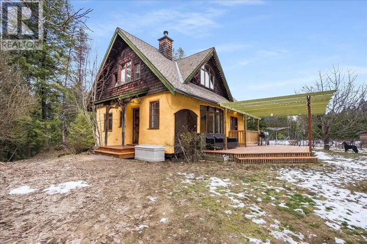 3918 PASSMORE UPPER Road, Passmore, British Columbia V0G2J0