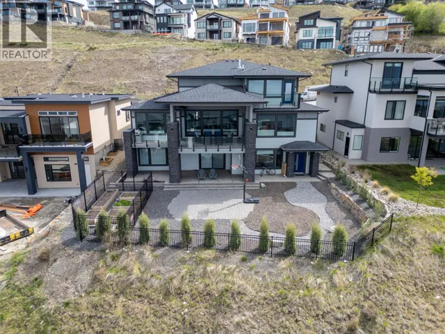 1088 Clarance Avenue, Kelowna, British Columbia V1W5M6