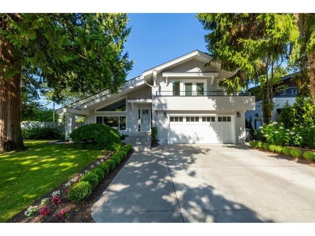 2235 HARBOURGREENE DRIVE, Surrey, British Columbia V4A5J3