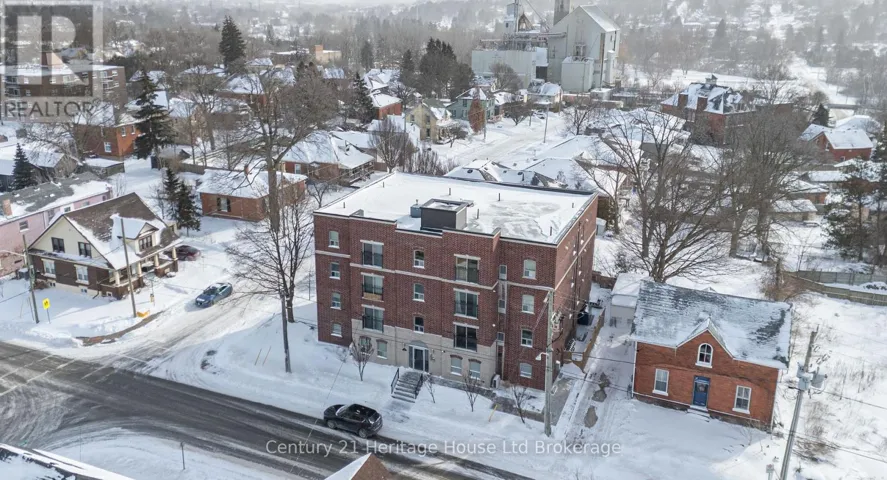 201 - 34 BROCK STREET, Woodstock (Woodstock - South), Ontario N4S3B5