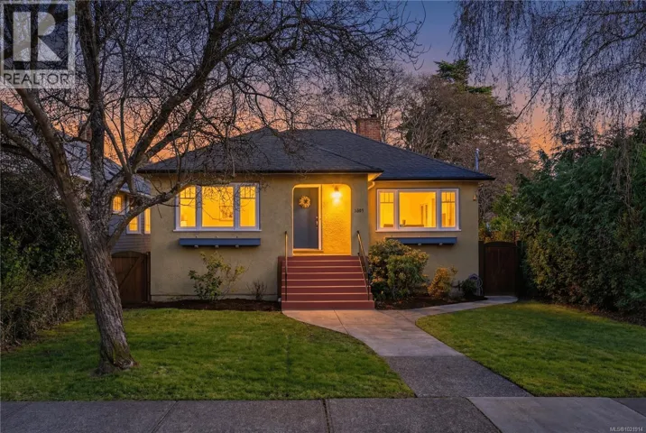 1537 Hampshire Rd, Oak Bay, British Columbia V8R5T4