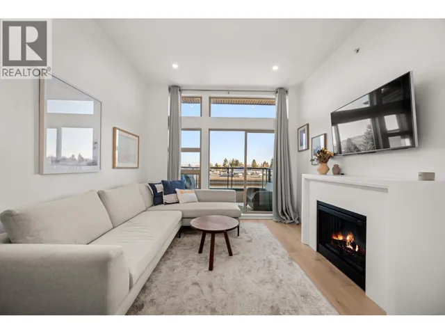 409 4550 FRASER STREET, Vancouver, British Columbia V5V4G8