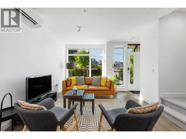 561 W 29TH AVENUE, Vancouver, British Columbia V5Z2H8