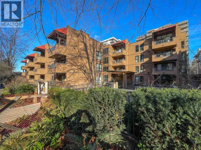 414 1435 NELSON STREET, Vancouver, British Columbia V6G2Z3