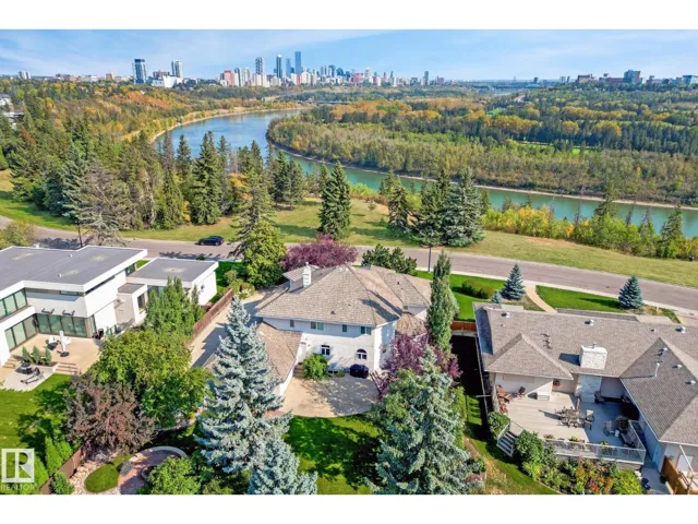 9704 RIVERSIDE DR NW, Edmonton, Alberta T5N3M6