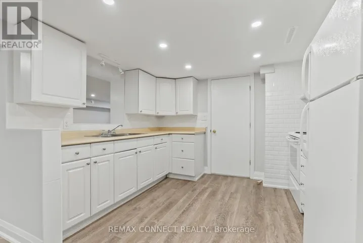 124 BURCHER ROAD, Ajax (South East), Ontario L1S2R4