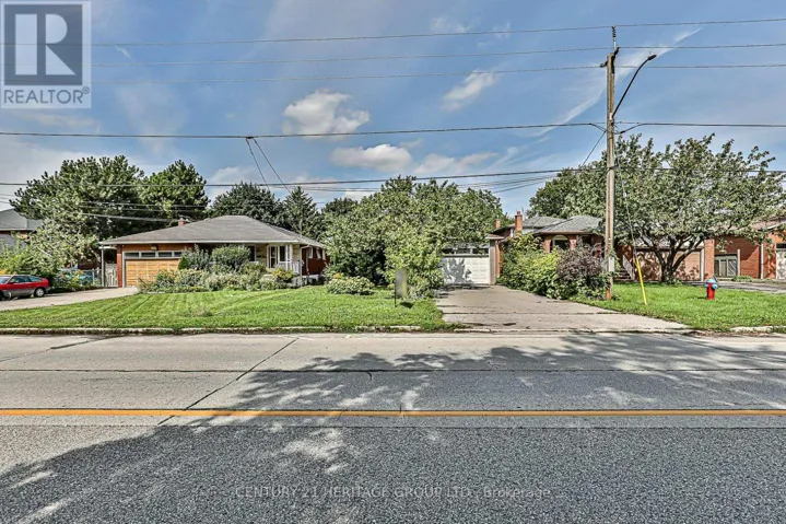 40 WELDRICK ROAD W, Richmond Hill (North Richvale), Ontario L4C3T8