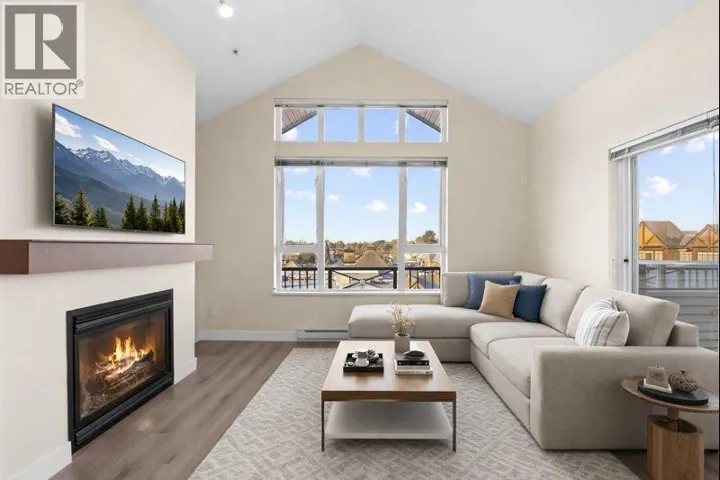 417 7089 MONT ROYAL SQUARE, Vancouver, British Columbia V5S4W6