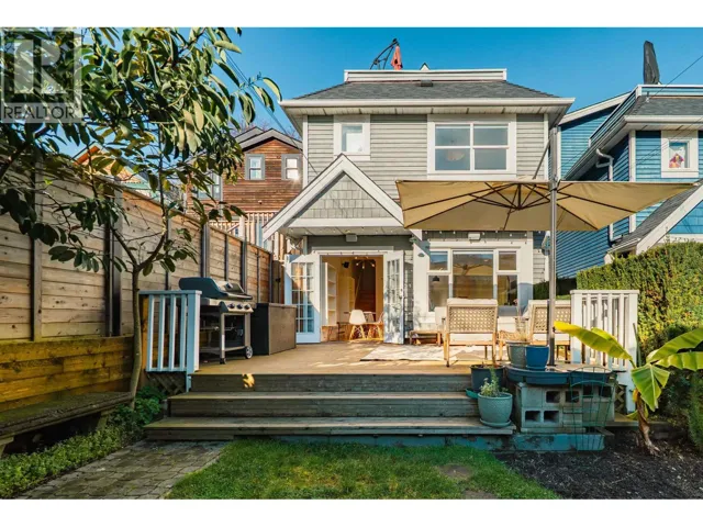 888 UNION STREET, Vancouver, British Columbia V6A2C4