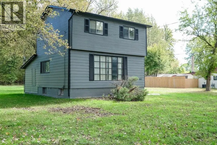4641 MALDEN ROAD, Windsor, Ontario N9E3T4