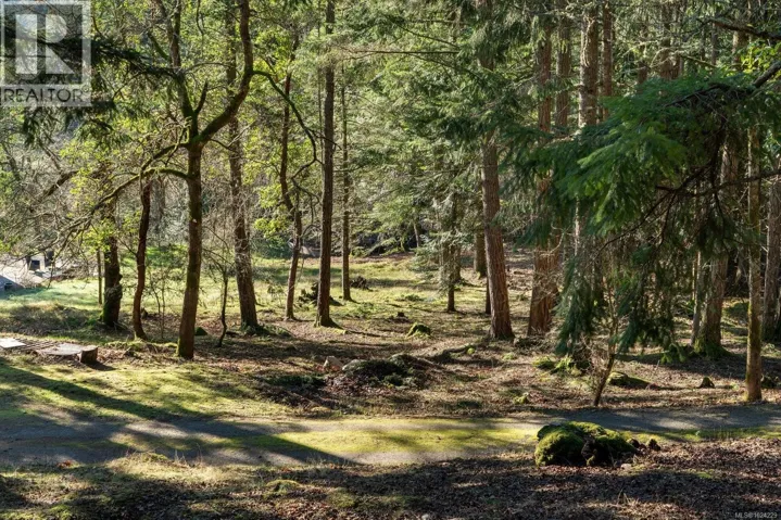 1183-1193 Hillgrove Rd, North Saanich, British Columbia V8L5R8