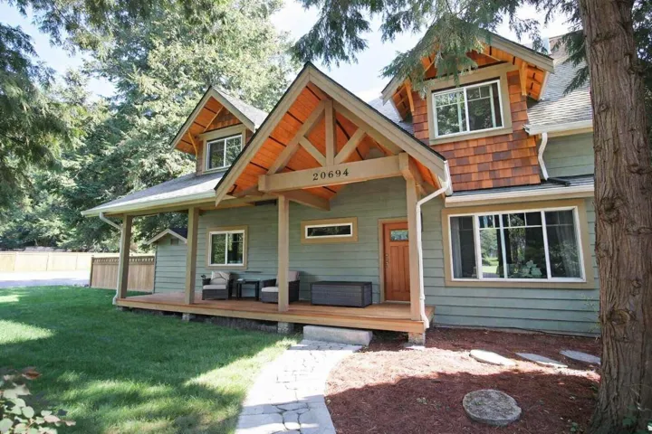 20694 39 AVENUE, Langley, British Columbia V3A2V6